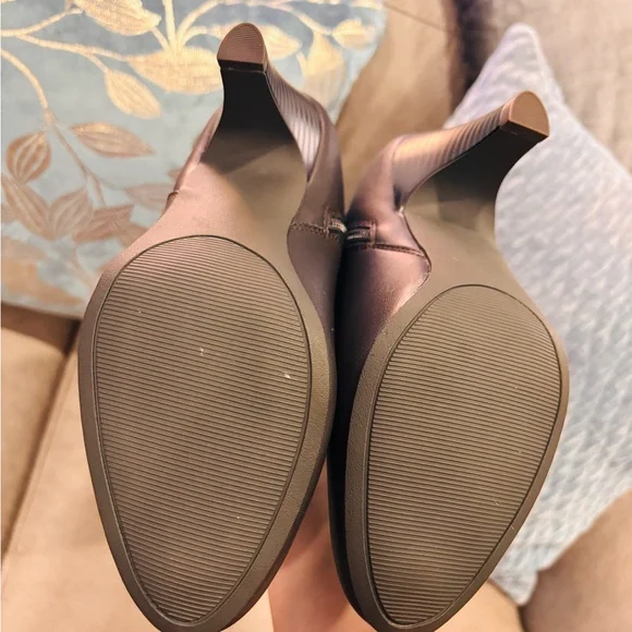 Brown Boots for Women 6 1/2 - Picture 4 of 7